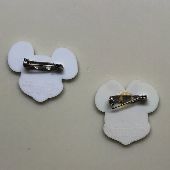 Vintage Mickey & Minnie Mouse Plastic Pin Set – Pair of 2 - Picture 4 of 5